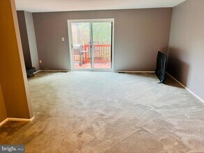 9021 Early April Way in Columbia, MD - Building Photo - Building Photo