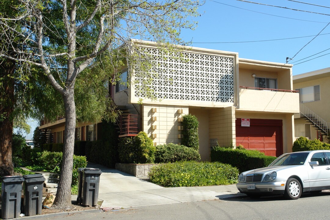 1811 Addison St in Berkeley, CA - Building Photo