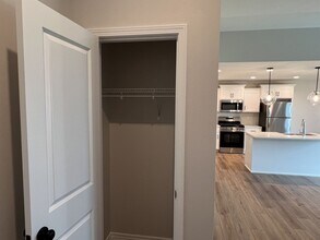 665 S Pinewood Ln in Nixa, MO - Building Photo - Building Photo