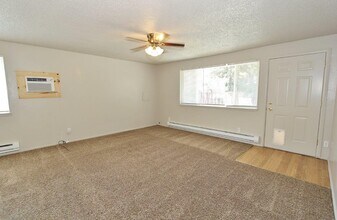211 S Highland Dr in Middleton, ID - Building Photo - Building Photo