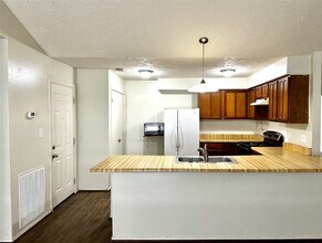 13322 Oak Ledge Dr in Houston, TX - Building Photo - Building Photo