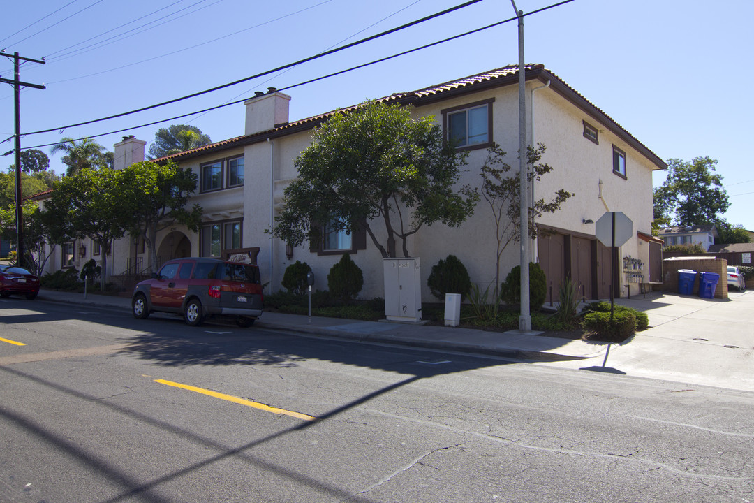 Casita La Mesa in La Mesa, CA - Building Photo