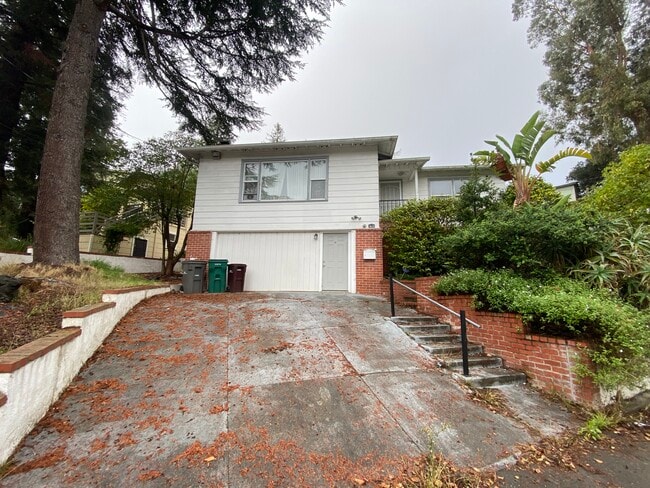 4673 Redding St in Oakland, CA - Building Photo - Building Photo