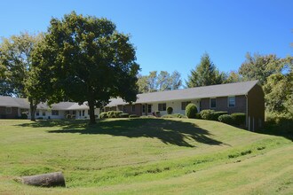 Pinney Brook in Ellington, CT - Building Photo - Building Photo