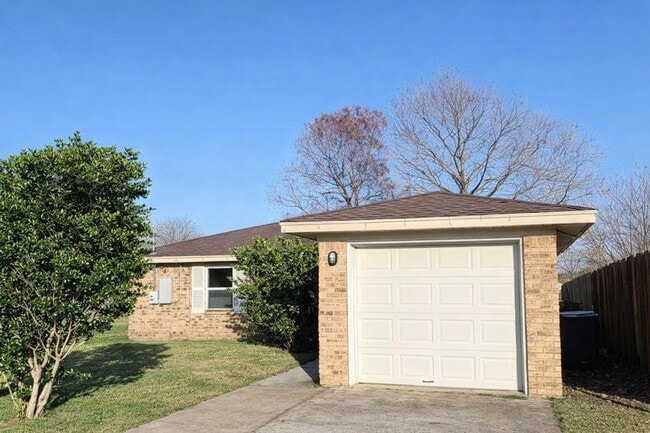 214 S Texas St in Texas City, TX - Building Photo - Building Photo