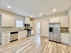 1220 T St in Sacramento, CA - Building Photo - Building Photo