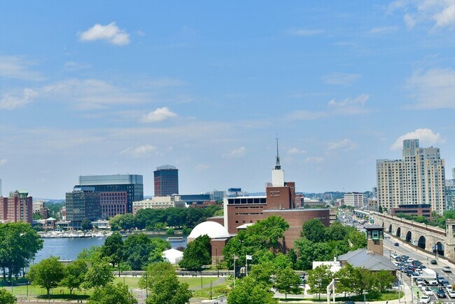 6 Whittier Pl in Boston, MA - Building Photo - Building Photo