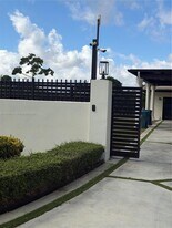 25800 SW 214th Ave in Homestead, FL - Building Photo