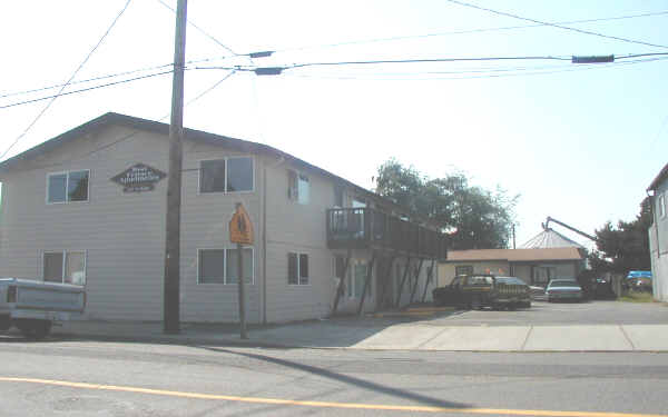 Terrace in Banks, OR - Foto de edificio