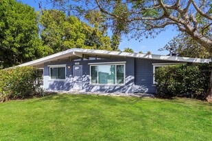 3759 St Charles Cir in Sarasota, FL - Building Photo