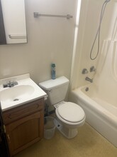 524 W 8th St, Unit 4 in Grand Island, NE - Building Photo - Building Photo
