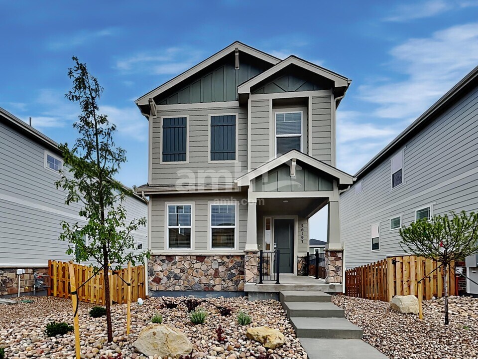 26197 E Calhoun Pl in Aurora, CO - Building Photo