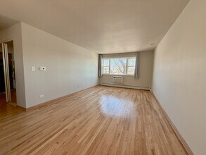 4600 N Cumberland Ave in Chicago, IL - Building Photo - Building Photo