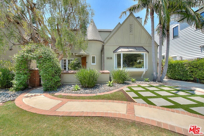2035 Thayer Ave in Los Angeles, CA - Building Photo - Building Photo