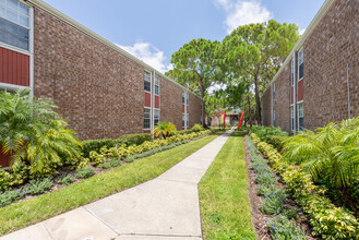 Timberfalls in Tampa, FL - Foto de edificio - Building Photo