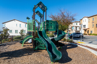 Bishops Ridge in San Leandro, CA - Building Photo - Building Photo