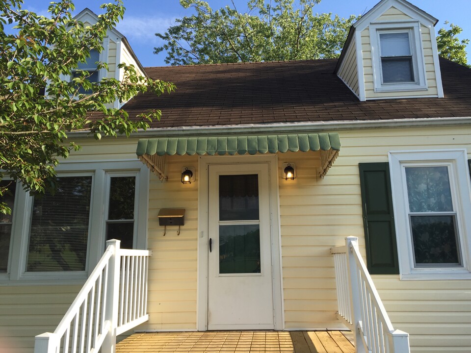 463 West Gay Street in Harrisonburg, VA - Building Photo