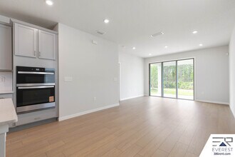 221 Montgomery Ct in Palm Coast, FL - Building Photo - Building Photo