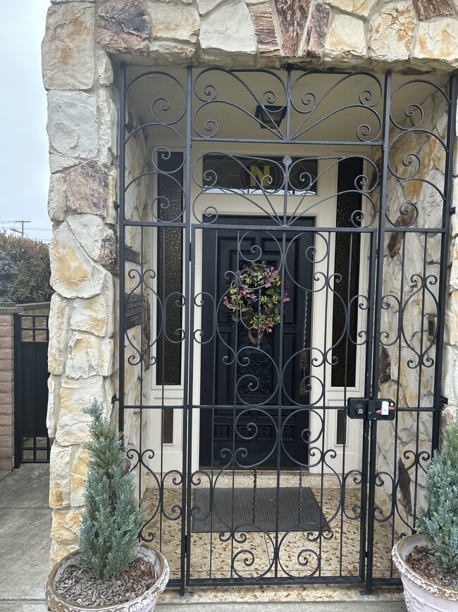1515 Annie St, Unit #1 Studio Apt