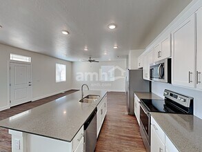 7357 S Copper Rim Dr in West Jordan, UT - Building Photo - Building Photo