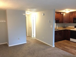 9242 Hickory St-Unit -B in Norfolk, VA - Building Photo - Building Photo