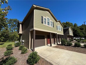 6510 Dusty Edge Trl in Fayetteville, NC - Foto de edificio - Building Photo