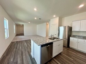 7727 Fern Xing in San Antonio, TX - Building Photo - Building Photo