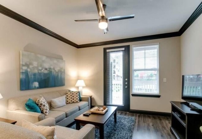 2210 W Dallas St in Houston, TX - Building Photo - Building Photo