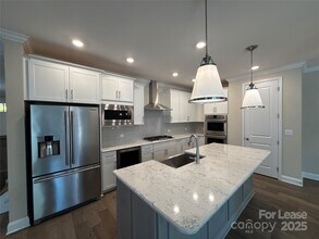 707 Marion Dr in Matthews, NC - Building Photo - Building Photo