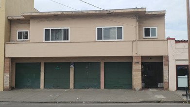 1661 Fruitvale Ave in Oakland, CA - Building Photo - Building Photo