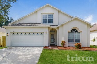 1142 Barclay Wood Dr in Ruskin, FL - Building Photo