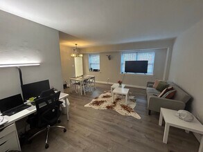 1322 Fort Myer Dr in Arlington, VA - Building Photo - Building Photo