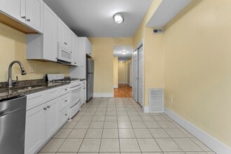 573 Washington St in Boston, MA - Building Photo - Building Photo