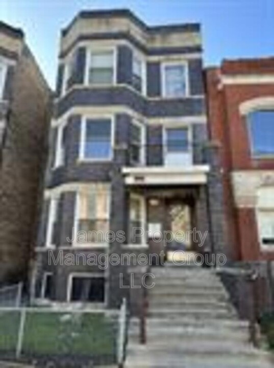3213 W Warren Blvd in Chicago, IL - Building Photo
