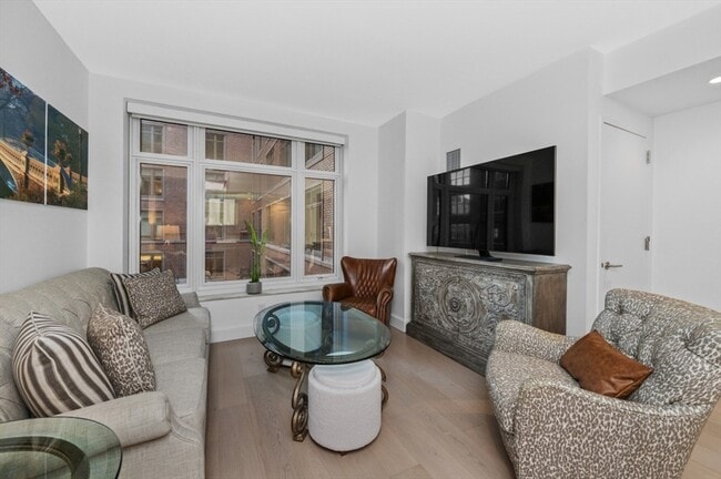 100 Lovejoy Wharf in Boston, MA - Building Photo - Building Photo