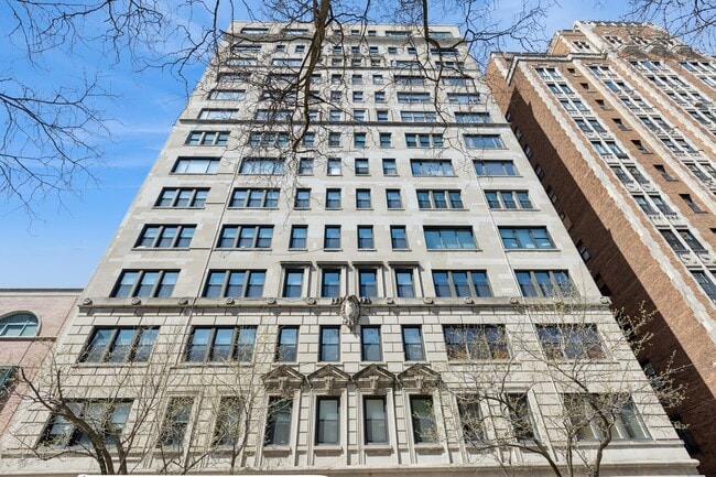 property at 2912 N Commonwealth Ave