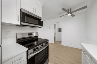 Granada Terrace Apartments in National City, CA - Foto de edificio - Building Photo