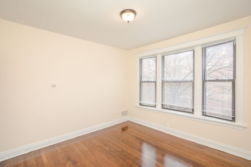 5341 N Damen Ave-Unit -5341-2 in Chicago, IL - Building Photo