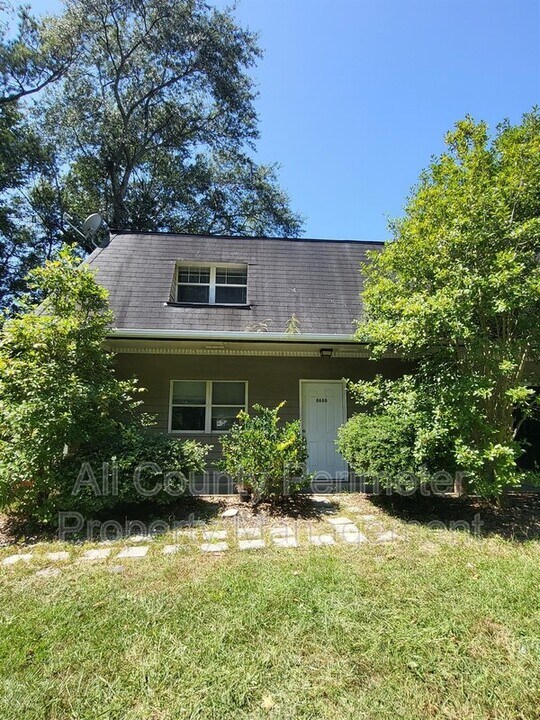 8688 N Anna Way in Douglasville, GA - Building Photo