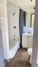 7077 N Weber Ave in Fresno, CA - Building Photo - Building Photo