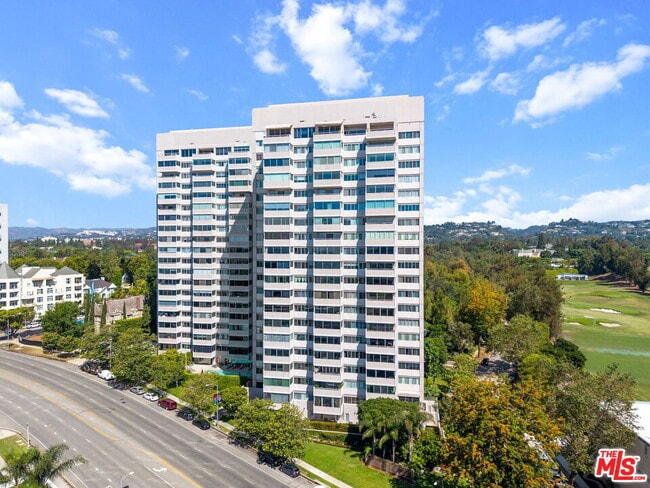 property at 865 Comstock Ave