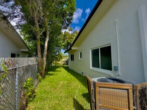 6811 NW 32nd Ave in Fort Lauderdale, FL - Building Photo - Building Photo