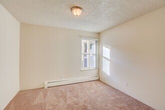 Edelweiss Apartments in Lakewood, CO - Foto de edificio - Building Photo