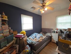 12 Sherwood Ct in Champaign, IL - Building Photo - Building Photo