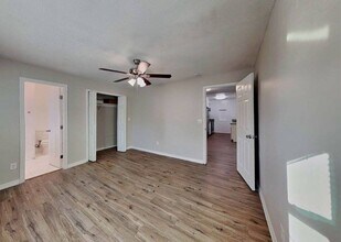 4386 Signal Hill Rd in Orlando, FL - Building Photo - Building Photo