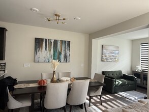 421 Addison Cir in Walled Lake, MI - Foto de edificio - Building Photo