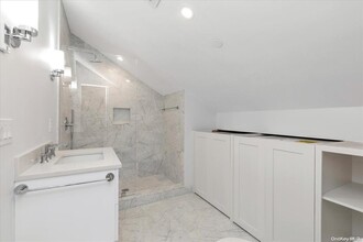 108 South St in Oyster Bay, NY - Building Photo - Building Photo