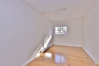 14311-1Rt9w Rte 9W in Ravena, NY - Building Photo - Building Photo