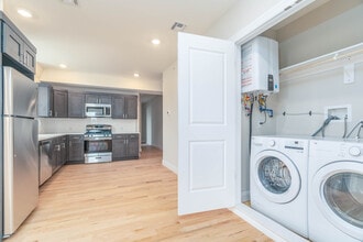 329 Totowa Rd in Totowa, NJ - Building Photo - Interior Photo