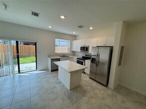 24970 SW 112th Ct in Princeton, FL - Building Photo - Building Photo